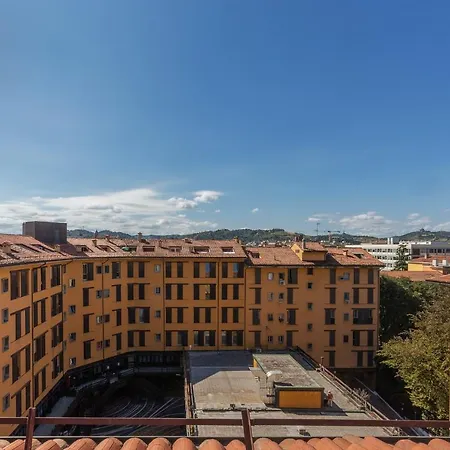 New!apt 2 Min Walk From Central Station