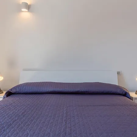 New!apt 2 Min Walk From Central Station Apartment *