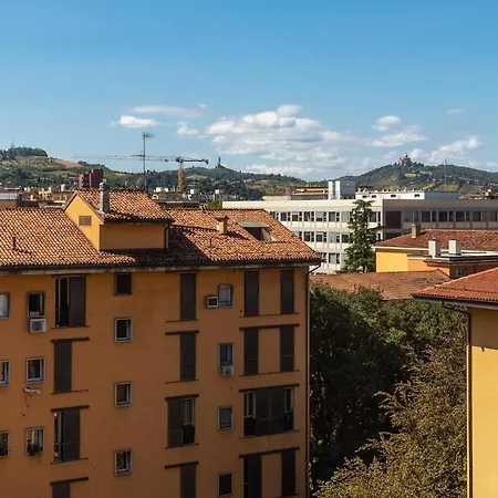 New!apt 2 Min Walk From Central Station *