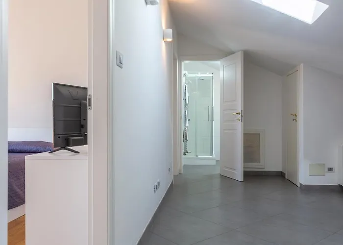 New!apt 2 Min Walk From Central Station *