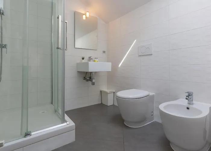 New!apt 2 Min Walk From Central Station Apartment *