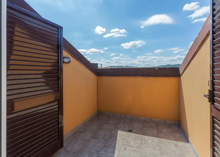 New!apt 2 Min Walk From Central Station 公寓