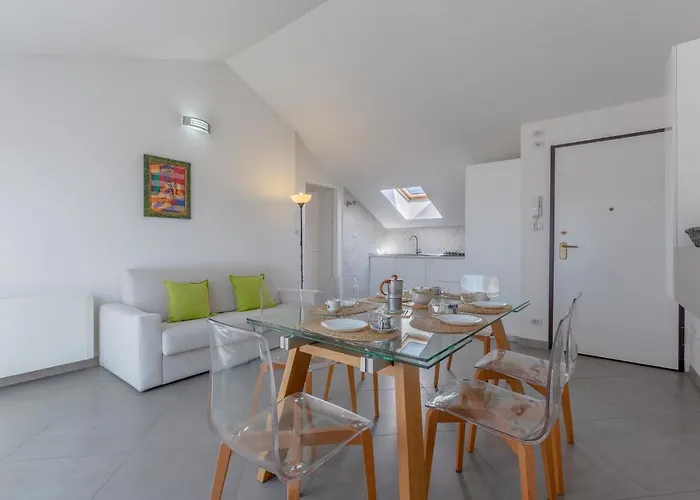 New!apt 2 Min Walk From Central Station Appartement