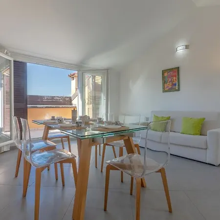 Apartament New!apt 2 Min Walk From Central Station