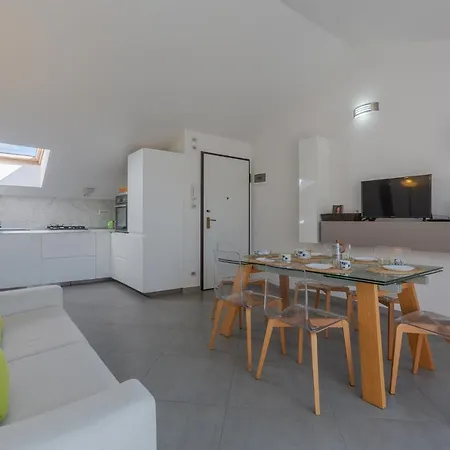 Apartament New!apt 2 Min Walk From Central Station Bolonia